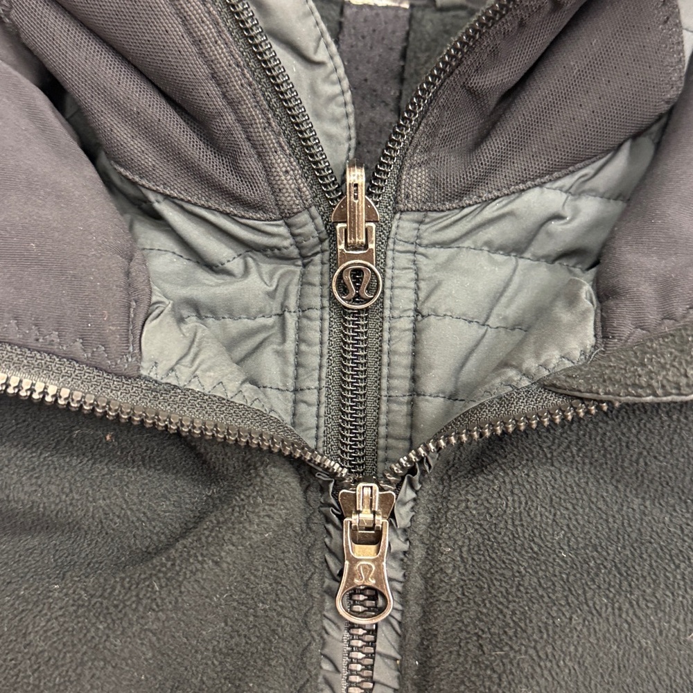 Lululemon Fleecy Keen With Rare Ruffle Detail Jacket in Black Women’s Size 8 - Picture 8 of 14